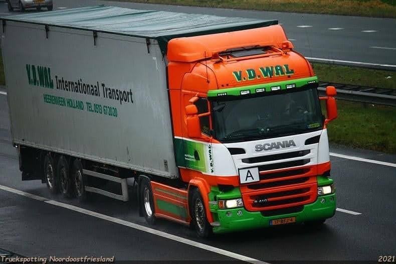 Van der Wal truck met walkingflooroplegger